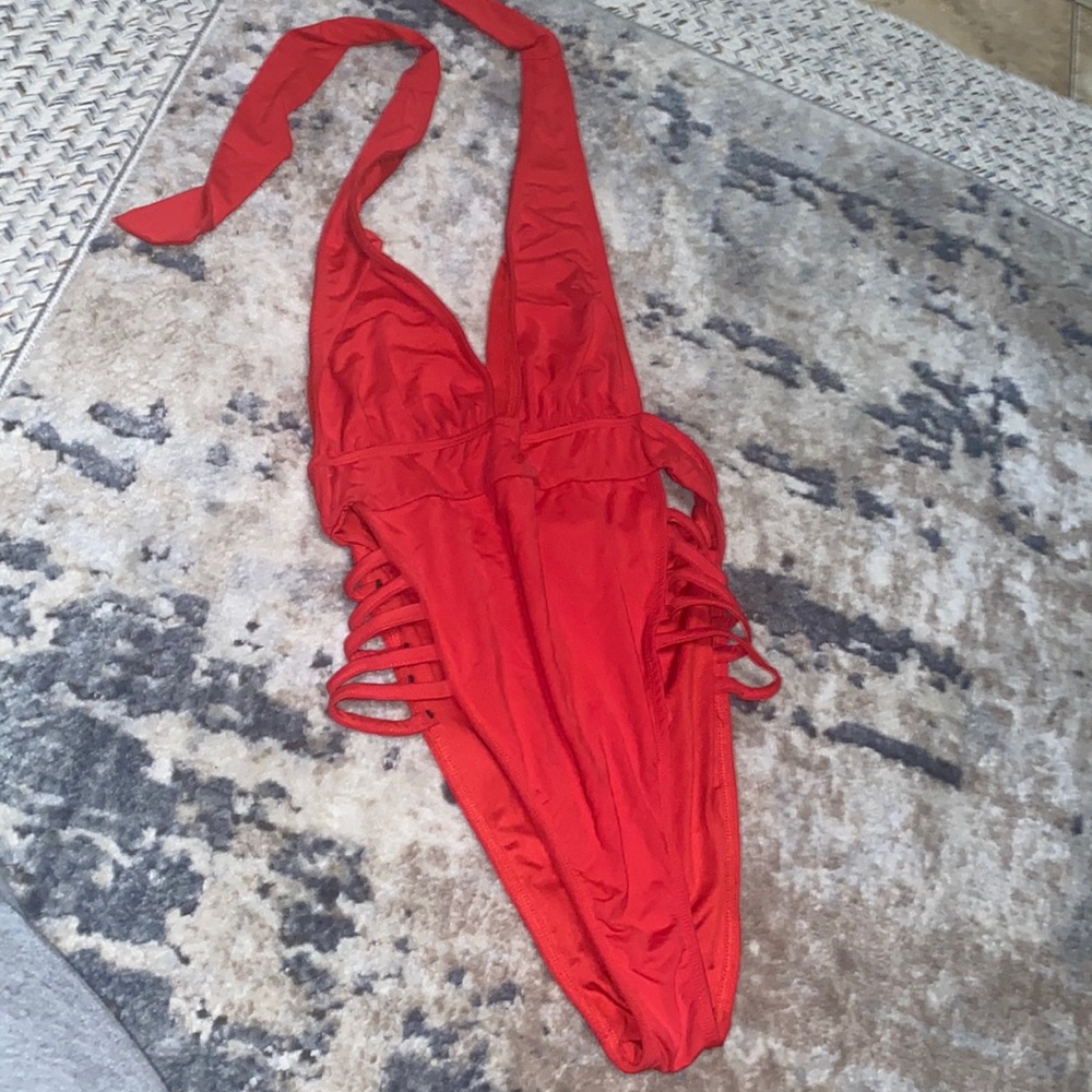 Perfect festival style 
Size small one piece fashion nova bathing suit
